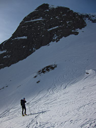Dunkle Berge